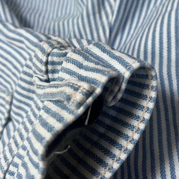 Kids (12) Old Navy Short Blue & White Railroad Striped Shorts - Picture 9 of 11